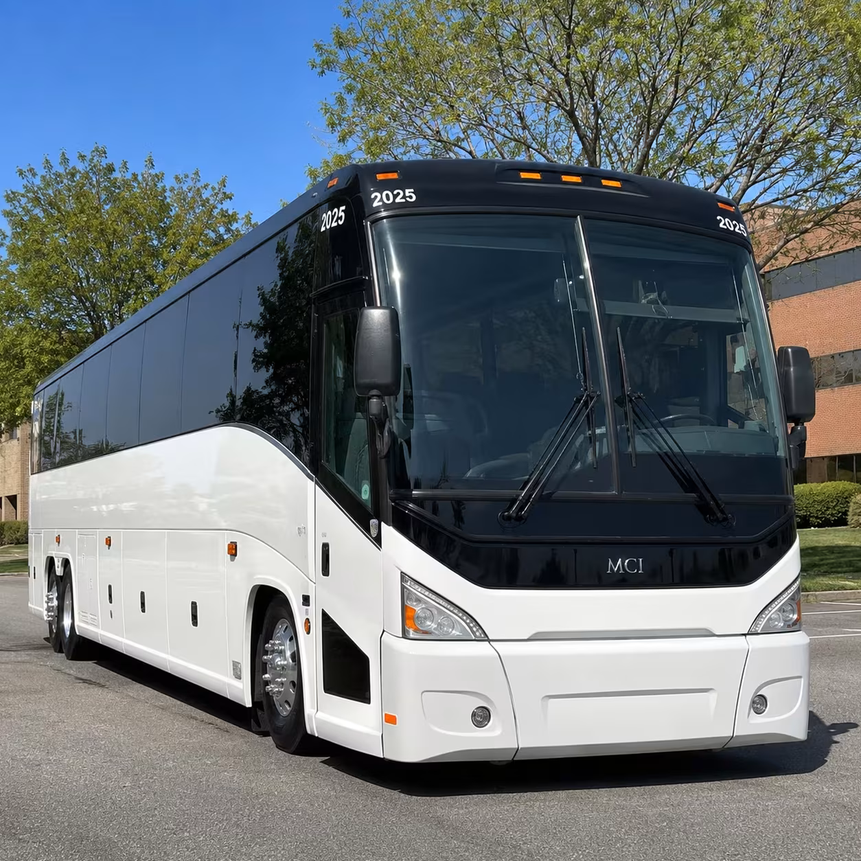 rose bowl and rose parade corporate shuttle buses in pasadena
